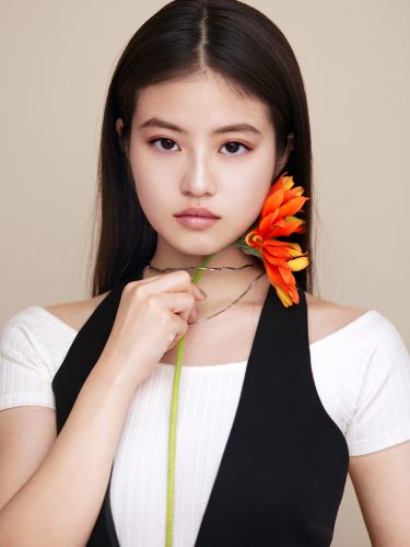 今田美桜　EMODA