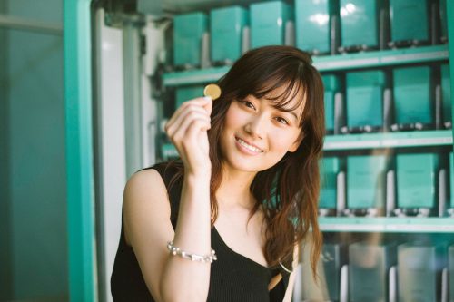 山下美月、Tiffany