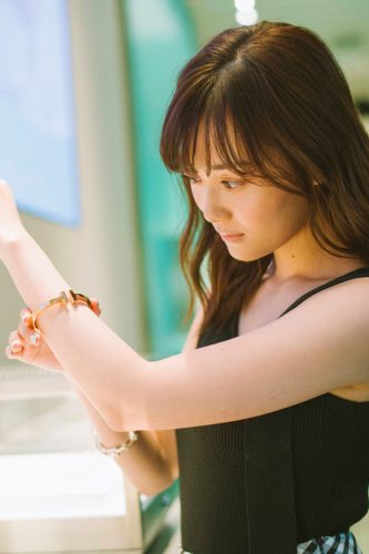 山下美月、Tiffany