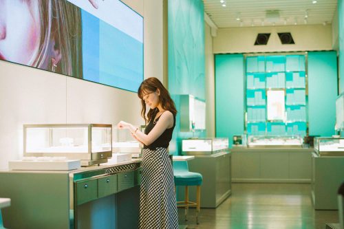 山下美月、Tiffany