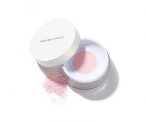 オンリーミネラル ミネラルクリアグロウフェイスパウダー 新1色 各3,500円（税抜）