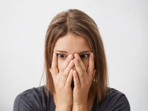 恥ずかしい 女性