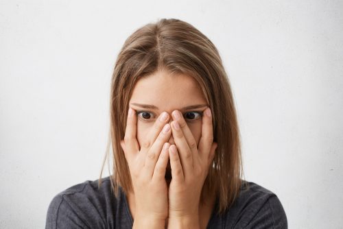 恥ずかしい 女性