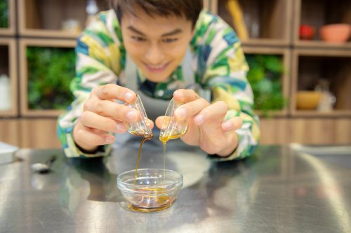 CanCam BOYS AND MEN ボイメン 小林豊 ゆーちゃむ ゆたクッキング レシピ ナスとしらすのサラダ ドレッシングを作る