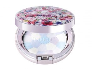 ■【クリスマスコフレ2019】インフィニティ／ロイヤルフラワーコレクション Ⅷ コンパクトパウダー（¥6,500 レフィル•替えパフ付き ¥10,000）