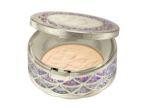 ■【クリスマスコフレ2019】ミラノコレクション／フェイスアップパウダー2020（￥9,000＜編集部調べ＞）