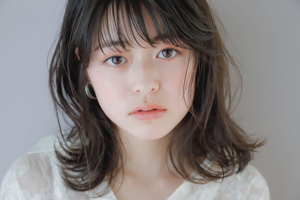 ■レイヤー×シースルー前髪でちょっぴり甘め“重軽ミディアム”