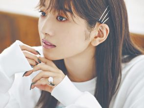 シンプル束バングを応用したヘアアレンジ