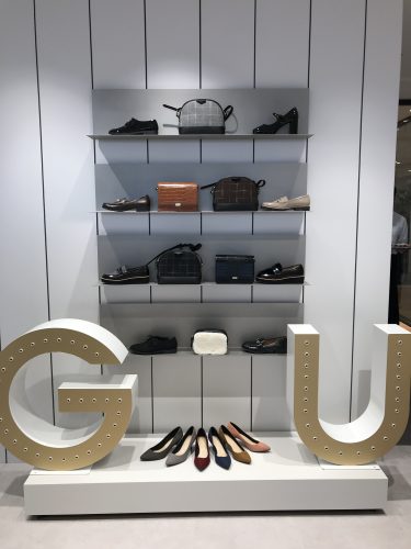 GU　靴