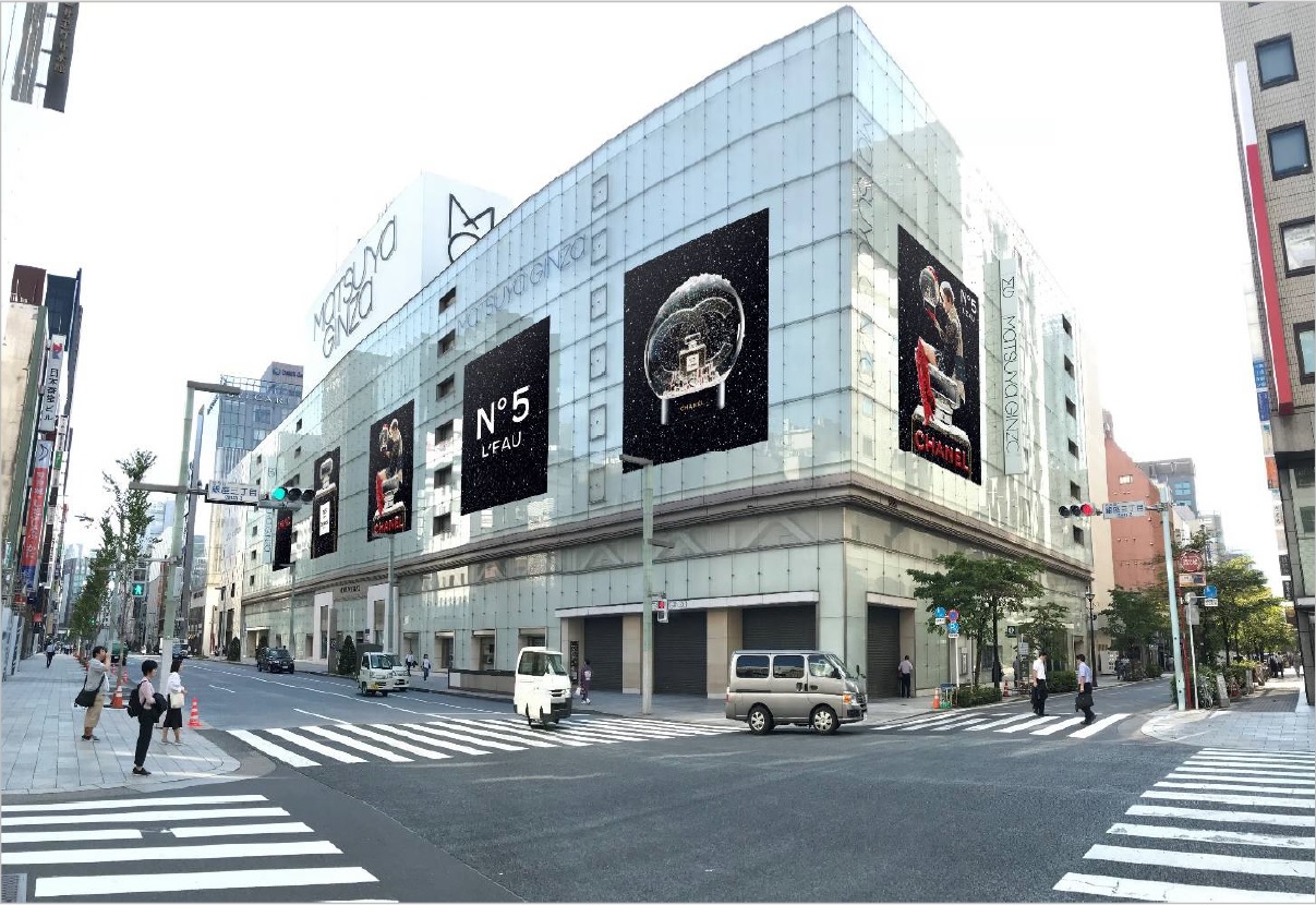 シャネル屋外広告