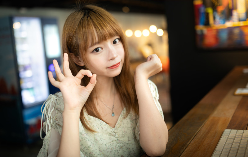 女性