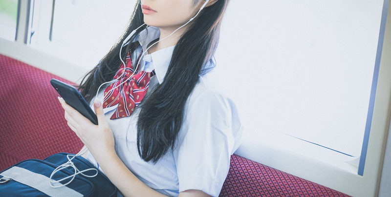 女性