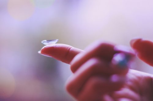 目の中でどこかに行ったらどうする？カラコン・サークルレンズの意外と知らない正しい使い方