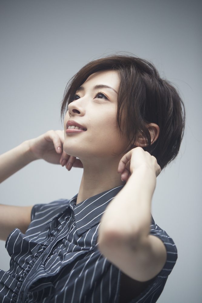CanCam7月号に退団後初登場♡明日海りおさんが裸足でダンス