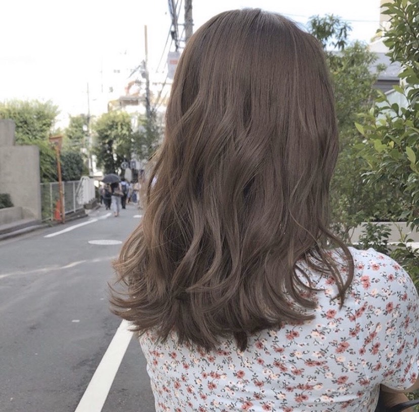 大人っぽいコテ巻きウェーブヘア