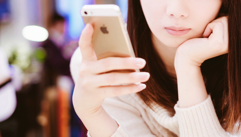 女性