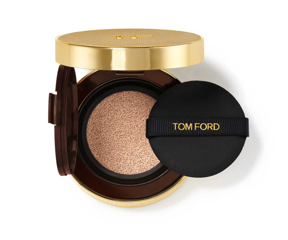 トム フォード シェイド アンド イルミネイト ファンデーション ソフト SPF 45 ラディアンス クッション コンパクト 全8色 コンパクト ケース込 10,100円、リフィル 6,300円(ともに税抜)