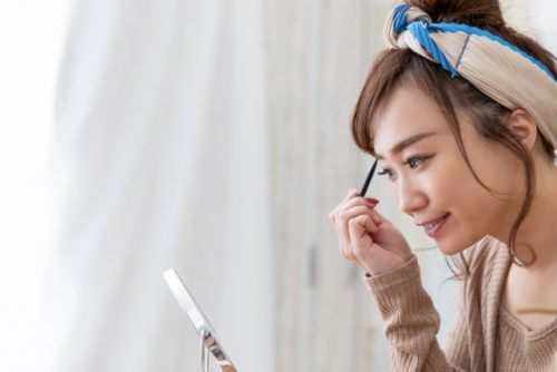 メイクの腕前をどう感じてる？上達させたいメイク箇所2位はベース、1位は…