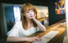 女性