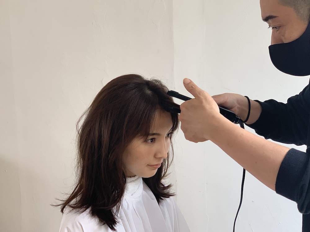 軽めの外ハネがニュアンシーなヘアアレンジ