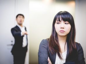 女性