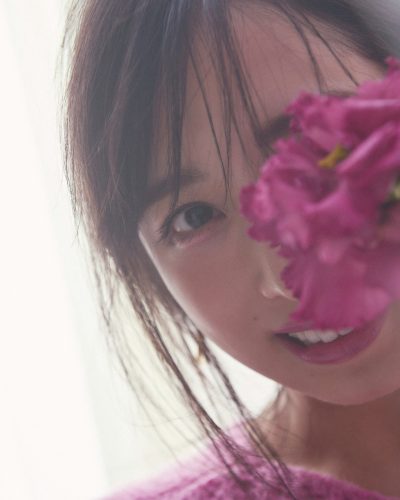 小栗有以ピンクフラワー