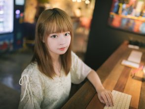 女性