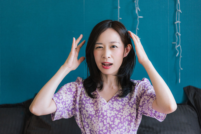 女性