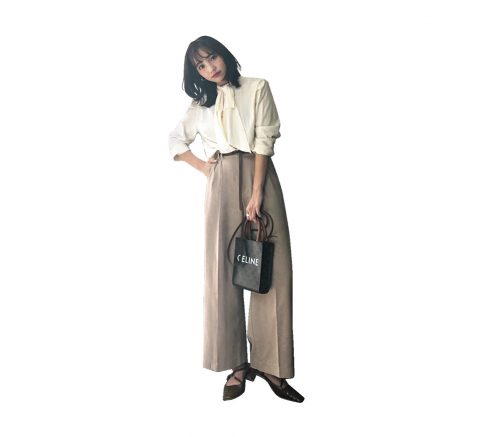 たなべさおりさん・セリーヌロゴバッグ