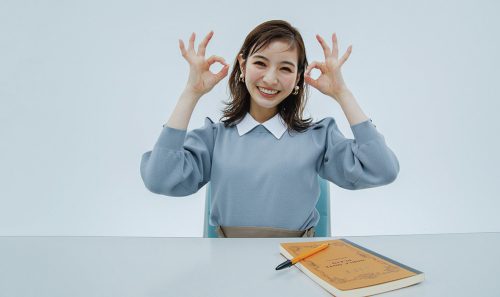 襟付きニット