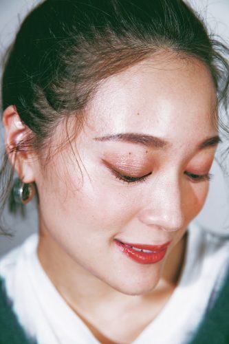 くすみベージュのアイラインであか抜ける♡