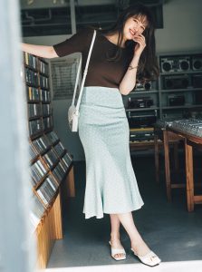 ミントベース×白ドットのスカート