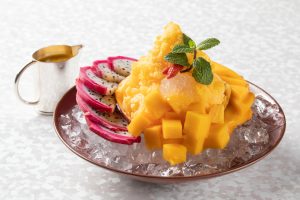 マンゴーかき氷とフレッシュマンゴーの器仕立て