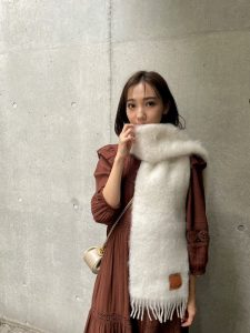 大人気「ロエベ」のマフラー、買ってみました。【おしゃれプロの