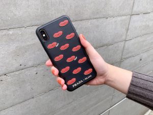アウトレットで発見♡PRADAの超かわいい「iPhoneケース