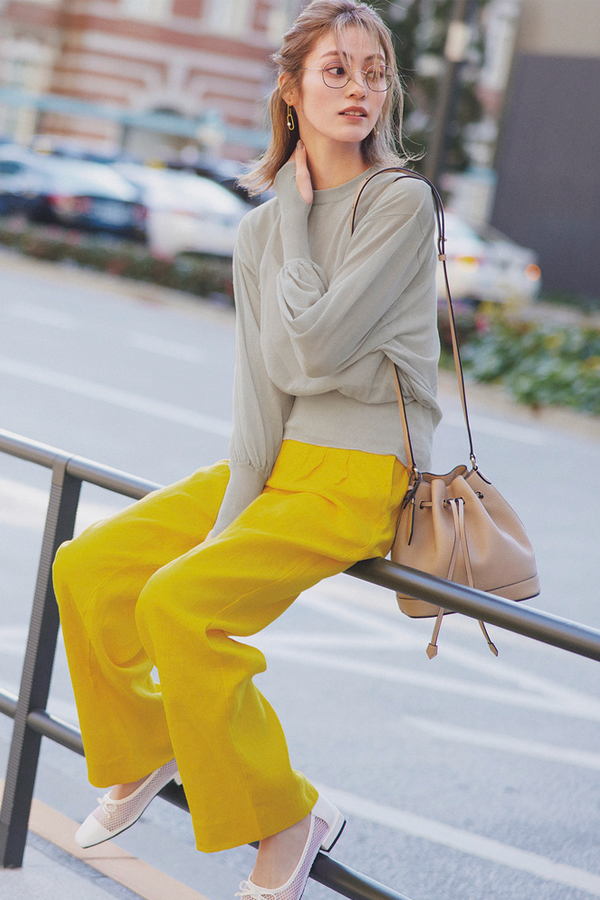 YELLOW