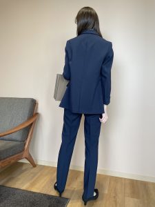 ユニクロ新作】革命的。軽い・安い・涼しい「感動ジャケット」が