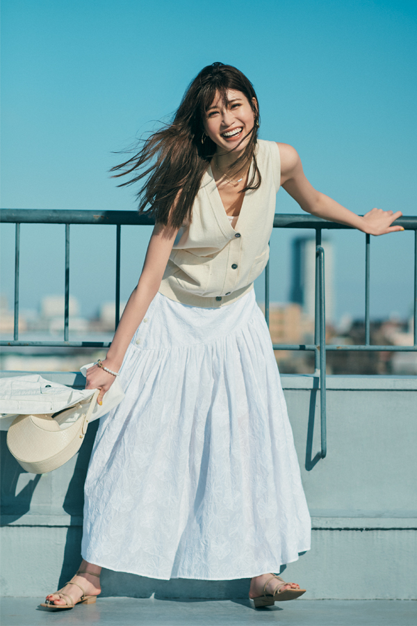だから私たちには、一点突破服が必要！『新生活や新しい出会いにワクワクする春。　　　　　コーデが最短距離であか抜ける　一点突破力のある服をプラスして　　　　もっと自由に、もっとハッピーに　自分らしいおしゃれを楽しもう！』