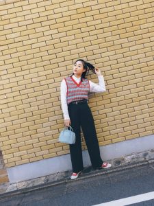 ZARA ニットベスト ZARA新作】いま話題のY2K的な「ニットベスト」って、どうやって着るの
