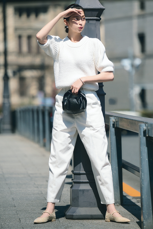 デニムこそ、しっかりトレンドを押さえるべし！『着なれた定番アイテムだからこそ臆することなく新トレンドに挑戦しよう！ それに、今年は大きく流行が動いているデニムの当たり年なので、似合うものが必ず見つかるはず！』