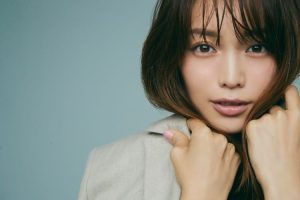 蛯原友里「脚コンプレックスから生まれたポージングが、自分