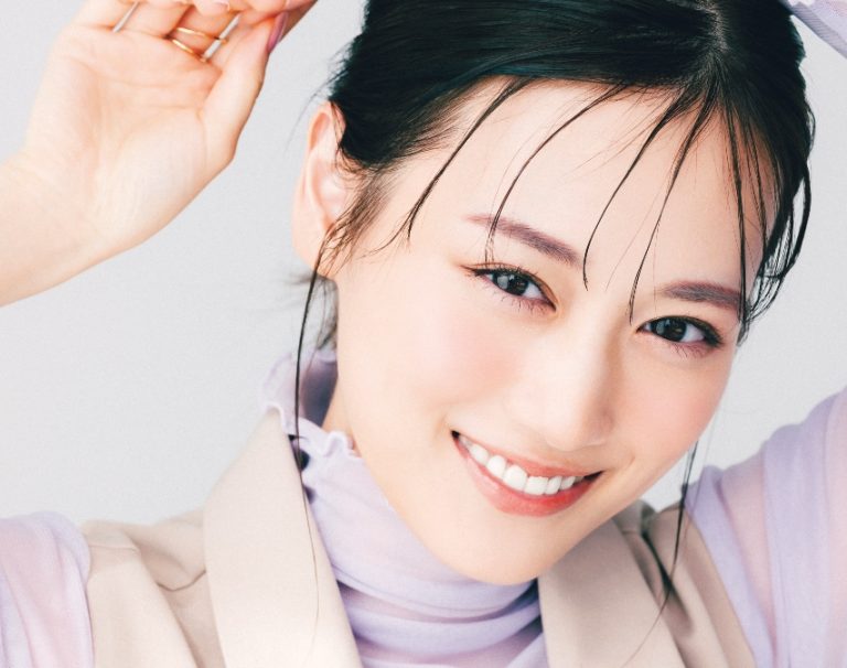モーヴ眉で色気漂う女っぽフェイス