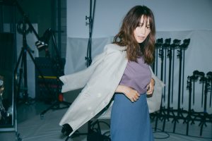 エビちゃん 蛯原友里、高いプロ意識で成立した「伝説の赤い水着表紙」秘話