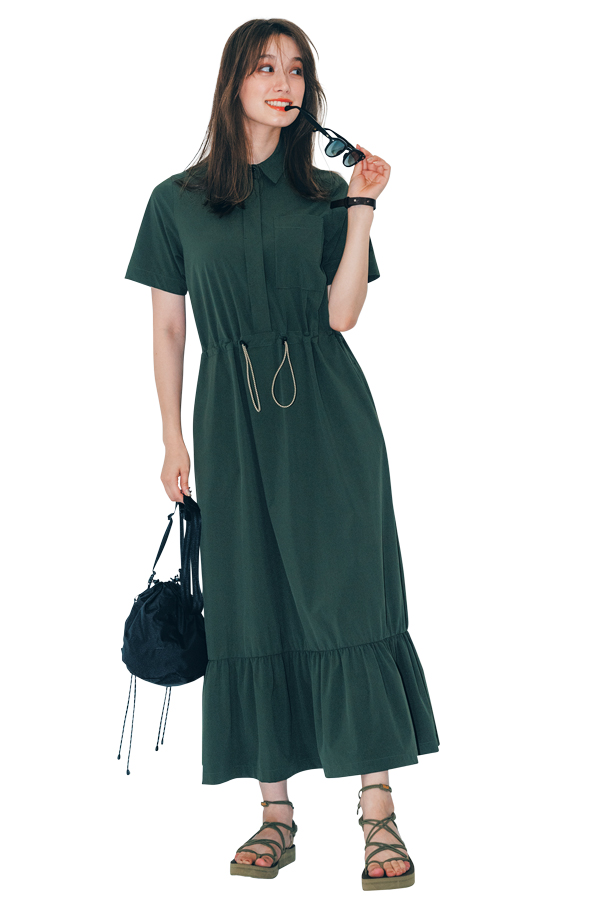 キャンプデートは高機能素材の女のコ服でカジュアルかわいく♥『夏のデートといえば、まずはキャンプ！大自然の中で過ごせば、いつも以上に気持ちが盛り上がること間違いなし。優雅なグランピングもいいけど、ふたりでイチからテントを立てて、一緒に料理をする、ガチなキャンプが今年は気分！「意外と料理できるじゃん」とか、「テキパキとテントを立てる姿が頼もしくてかっこいい」とか、恋人の意外な一面を見れたりするのもいいところ。まぁ、その逆もまたしかりですが、それはさておき…（笑）。もちろん女のコだって、テントができあがるまで待ってる、なんてのはひと昔前の話。テントを立てて、火をおこして…一緒にとことんキャンプを楽しみたいから、動きやすくて汚れにくい、高機能の服がいい！「え、手伝う気ある…？」なんて相手に思わせないカジュアル感と、アウドドア好きの恋人からも「わかってるじゃん！」と思われる、キャンプコーデもぜひチェックを。』