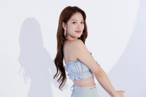 small-220801-fromis94893-