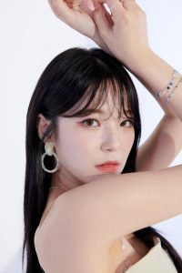 fromis_9に初インタビュー！【ジホン編】愛嬌たっぷりスマイルの