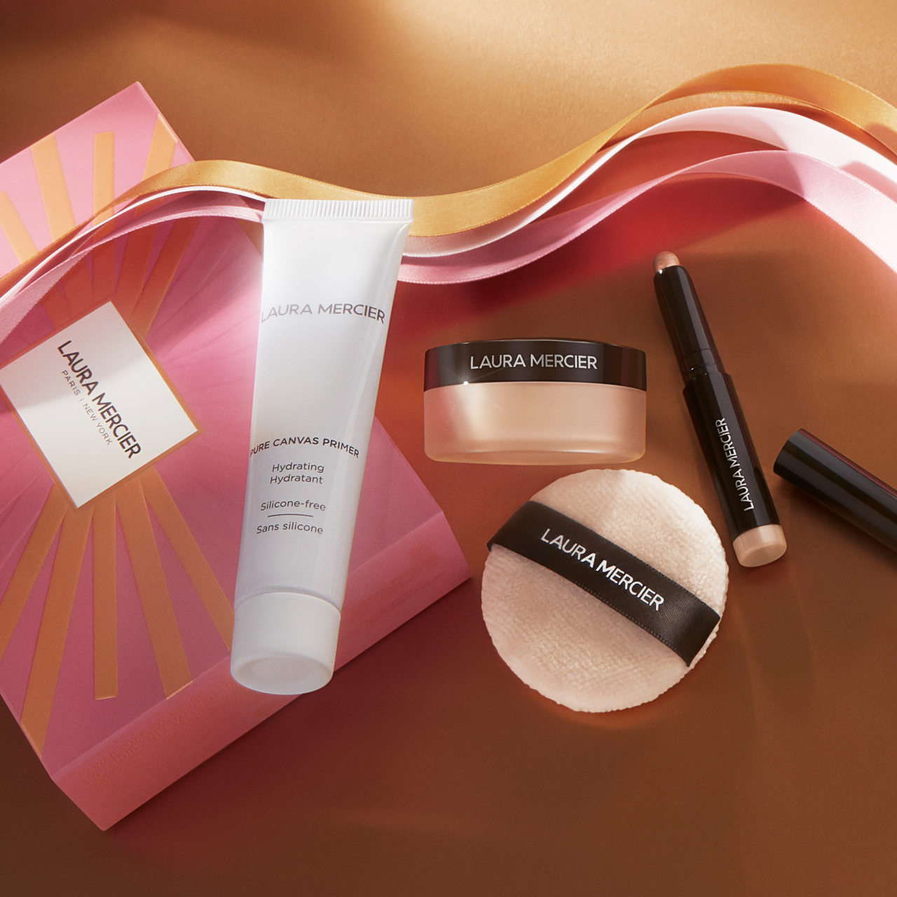 【新品未使用】LAURAMERCIER クリスマスコフレ ブラシコレクション 2024年クリスマスコフレ】「ローラ メルシエ」は粉雪や星くずが