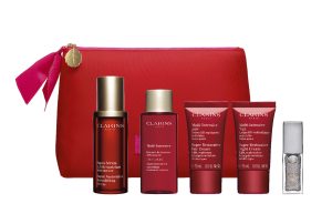 クリスマスコフレ2022】お得すぎ！クラランスの人気スキンケアがポーチ