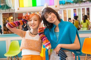 AKB48 大丸 衣装生地シュシュ ガチャガチャ 今日は誰恋公演 デニムリボン 220816_09035-300x199.jpg