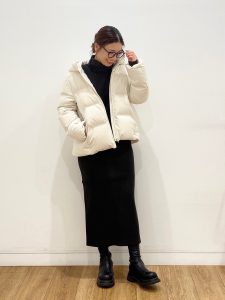 【極美品】UNIQLO シームレスダウンコート 白 レディースLサイズ ユニクロ公式 | シームレスダウンロングコート